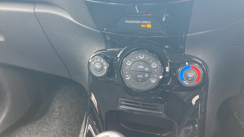 Ford Fiesta 1.25 82 Zetec 5dr Petrol Hatchback